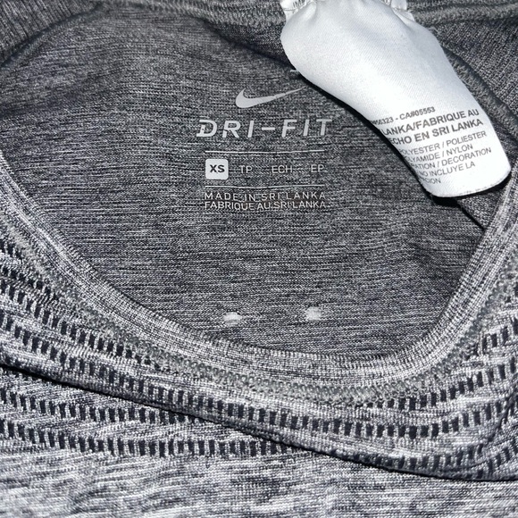 Nike Dri-FIT Seamless Long Sleeve Top XS - Picture 3 of 8